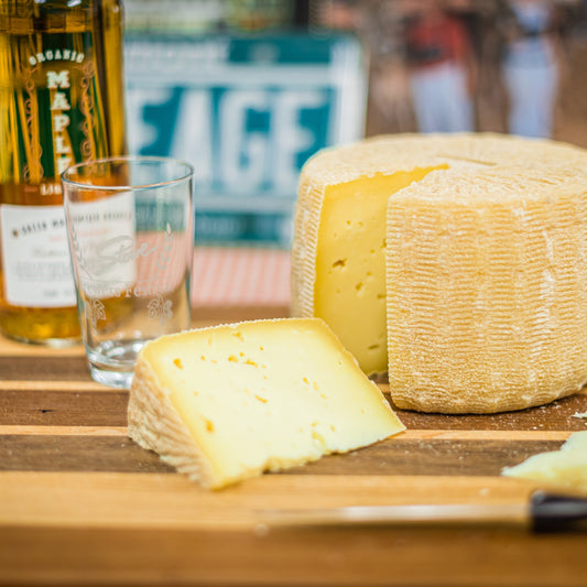 Stowe Public House & Bottle Shop Forerunner raw milk Havarti cheese aged 3 months, buttery flavor, ACS Winner 2015.