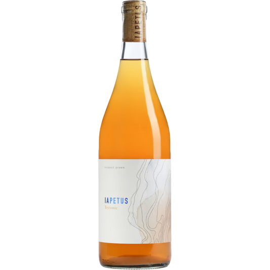 Stowe Public House & Bottle Shop Shelburne Vineyard Iapetus Tectonic wine, light-bodied with notes of coconut and pineapple.